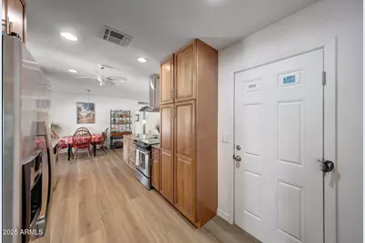 10921 W El Capitan Circle, Sun City, AZ 85351 - Photo 17