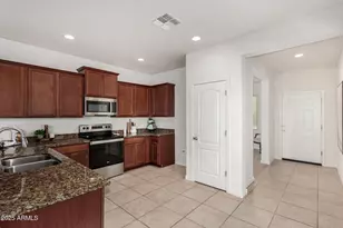 25424 W Carson Dr, Buckeye, AZ 85326 - Photo 5