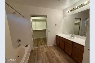 2528 W Straight Arrow Lane, Phoenix, AZ 85085 - Photo 29