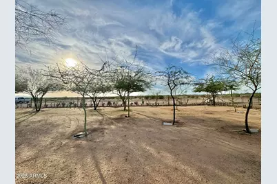 27021 N 211th Avenue, Wittmann, AZ 85361 - Photo 9