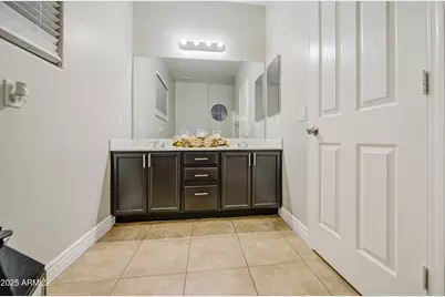 15922 W Port Royale Lane, Surprise, AZ 85379 - Photo 47