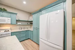 15922 W Port Royale Ln, Surprise, AZ 85379 - Photo 13