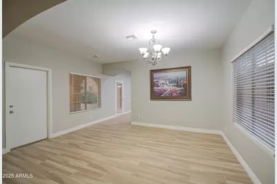 15922 W Port Royale Lane, Surprise, AZ 85379 - Photo 7