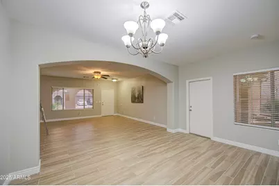 15922 W Port Royale Lane, Surprise, AZ 85379 - Photo 9