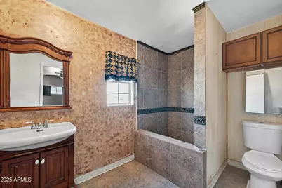 1114 E Orchid Lane, Phoenix, AZ 85020 - Photo 9