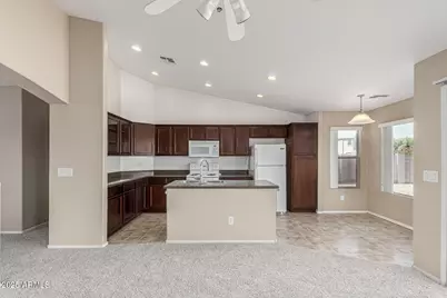 315 S 112th Drive, Avondale, AZ 85323 - Photo 7