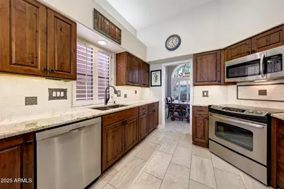 11437 N 40th Place, Phoenix, AZ 85028 - Photo 15