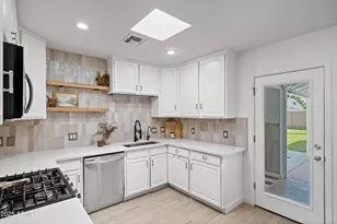 2201 E Weldon Ave, Phoenix, AZ 85016 - Photo 13