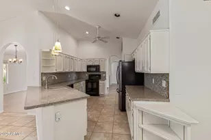 10605 E Hercules Dr, Sun Lakes, AZ 85248 - Photo 11