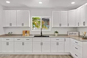 346 W Edgemont Ave, Phoenix, AZ 85003 - Photo 13