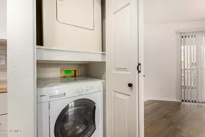 9151 W Greenway Road #205, Peoria, AZ 85381 - Photo 9