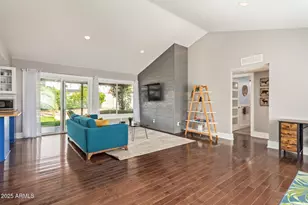 1118 E Wickieup Ln, Phoenix, AZ 85024 - Photo 15