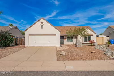 1118 E Wickieup Lane, Phoenix, AZ 85024 - Photo 1