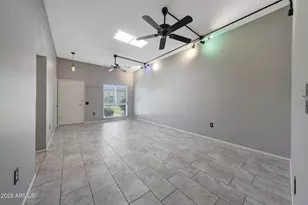 10020 W Royal Oak Rd, Sun City, AZ 85351 - Photo 11