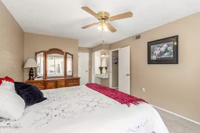 10709 W Clair Drive, Sun City, AZ 85351 - Photo 17