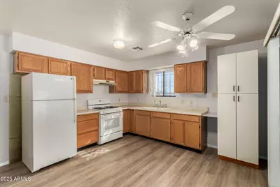 15762 S Overfield Road, Arizona City, AZ 85123 - Photo 9