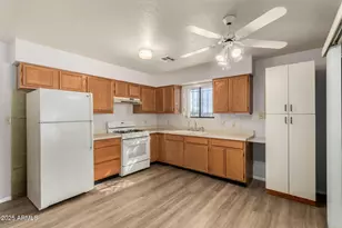 15762 S Overfield Rd, Arizona City, AZ 85123 - Photo 9