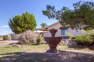 712 W Treasure Rd, Pearce, AZ 85625 - Photo 5