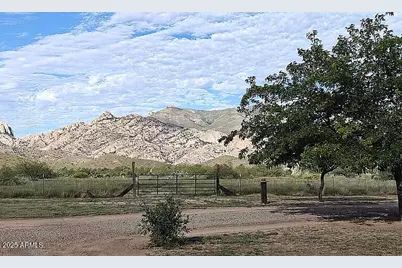 712 W Treasure Road, Pearce, AZ 85625 - Photo 35