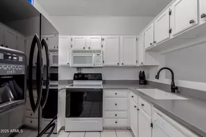 3401 W Morrow Drive #5, Phoenix, AZ 85027 - Photo 5