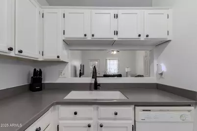 3401 W Morrow Drive #5, Phoenix, AZ 85027 - Photo 9