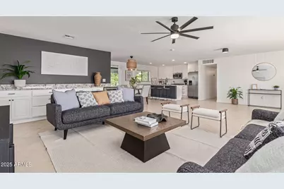 8124 E Mitchell Drive, Scottsdale, AZ 85251 - Photo 1