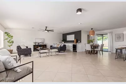 8124 E Mitchell Drive, Scottsdale, AZ 85251 - Photo 5