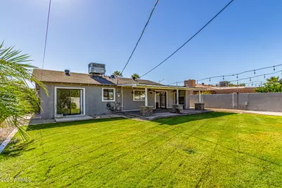 8124 E Mitchell Drive, Scottsdale, AZ 85251 - Photo 19