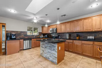 4450 W Ironwood Drive, Glendale, AZ 85302 - Photo 11