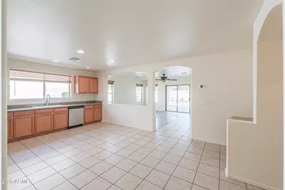 1522 N Desert Willow Avenue, Casa Grande, AZ 85122 - Photo 11