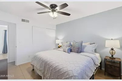 2902 E Villa Theresa Drive, Phoenix, AZ 85032 - Photo 13