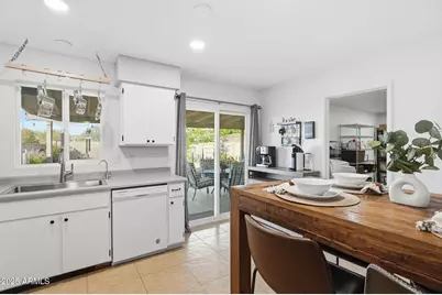 2902 E Villa Theresa Drive, Phoenix, AZ 85032 - Photo 5