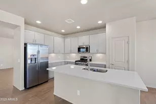 6758 E Big Spur Cir, Hereford, AZ 85615 - Photo 9