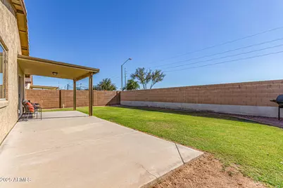 25643 W Satellite Lane, Buckeye, AZ 85326 - Photo 23