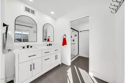 14403 N 181st Avenue, Surprise, AZ 85388 - Photo 17