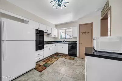 10517 W Cumberland Drive, Sun City, AZ 85351 - Photo 5