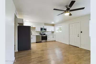 3027 N 37th Street #3, Phoenix, AZ 85018 - Photo 5