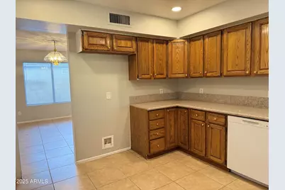 10138 W Highland Avenue, Phoenix, AZ 85037 - Photo 19