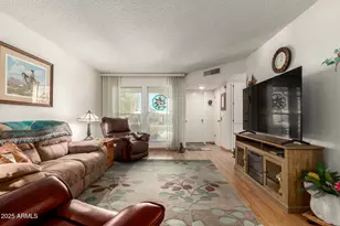 10422 W Ocotillo Dr, Sun City, AZ 85373 - Photo 5