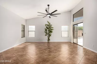 1625 E Montoya Lane, Phoenix, AZ 85024 - Photo 9