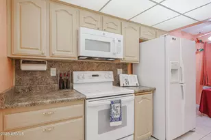 14022 N Palm Ridge Dr, Sun City, AZ 85351 - Photo 11