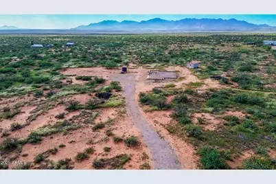 988 W El Rancho Boulevard #B, Huachuca City, AZ 85616 - Photo 5