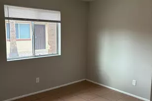 909 S Priest Dr, Tempe, AZ 85281 - Photo 5