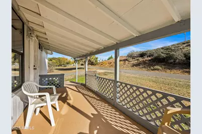 18278 S Henley Avenue, Peeples Valley, AZ 86332 - Photo 11