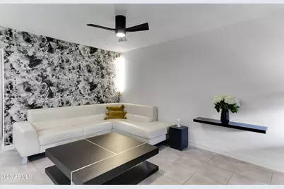 2228 E Campbell Avenue #205, Phoenix, AZ 85016 - Photo 1