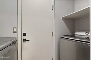 1070 E Sunburst Ln, Tempe, AZ 85284 - Photo 17