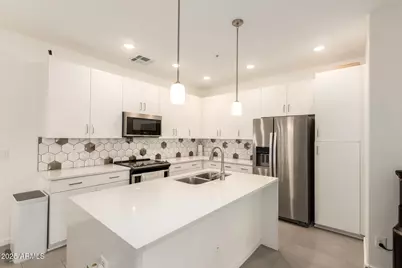 2207 E Hidalgo Avenue, Phoenix, AZ 85040 - Photo 11