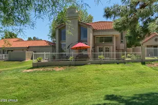 4020 E Laurel Ln, Phoenix, AZ 85028 - Photo 1