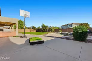 18391 W Port Royale Ln, Surprise, AZ 85388 - Photo 29