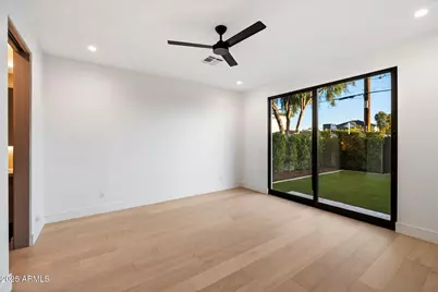 4537 E Montecito Avenue, Phoenix, AZ 85018 - Photo 9